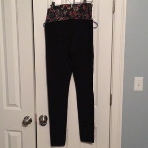 Victoria’s Secret yoga leggings